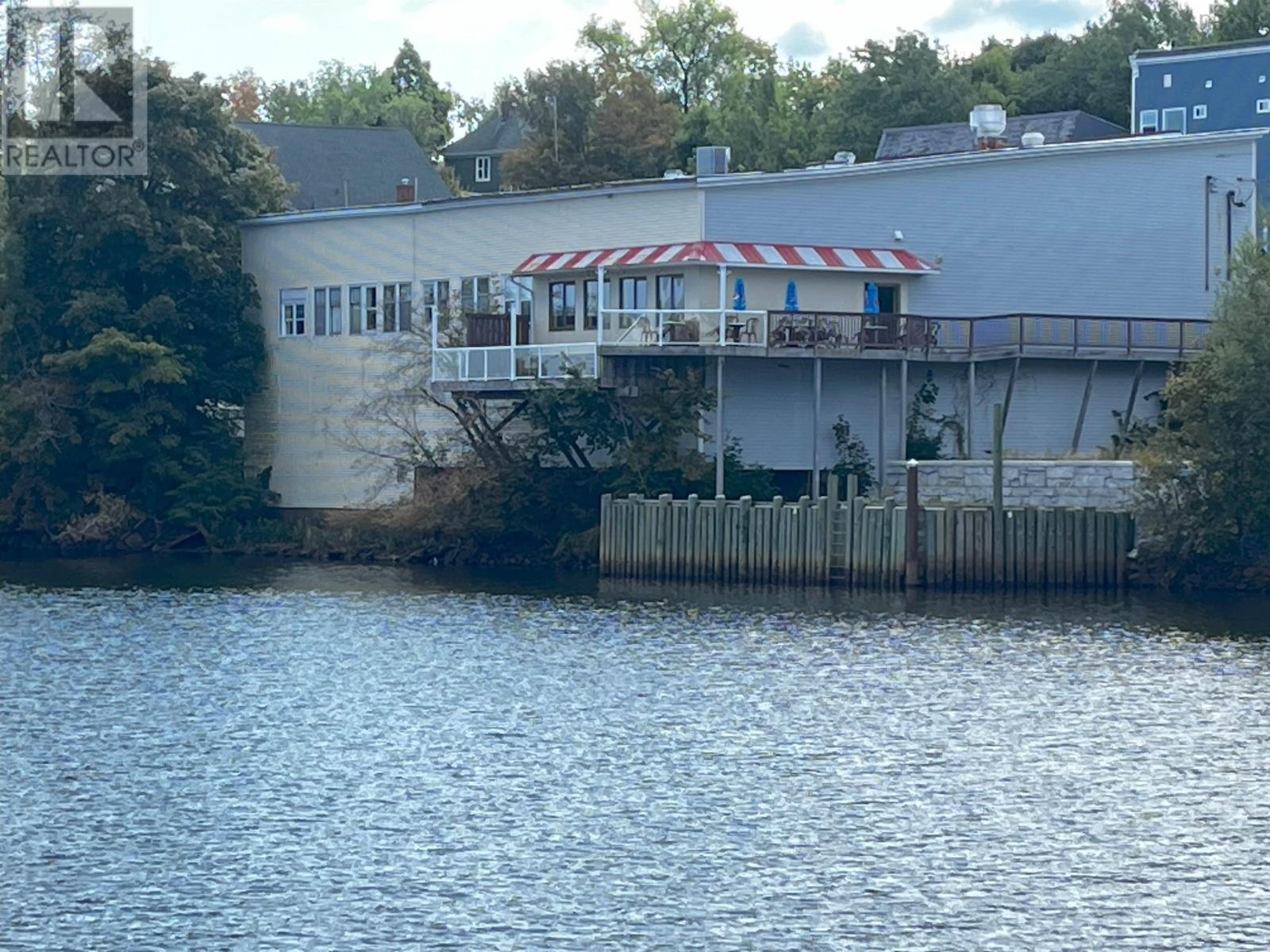 434 King Street, Bridgewater, Nova Scotia  B4V 1A9 - Photo 4 - 202522926