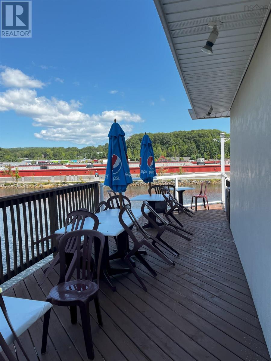 434 King Street, Bridgewater, Nova Scotia  B4V 1A9 - Photo 9 - 202522926