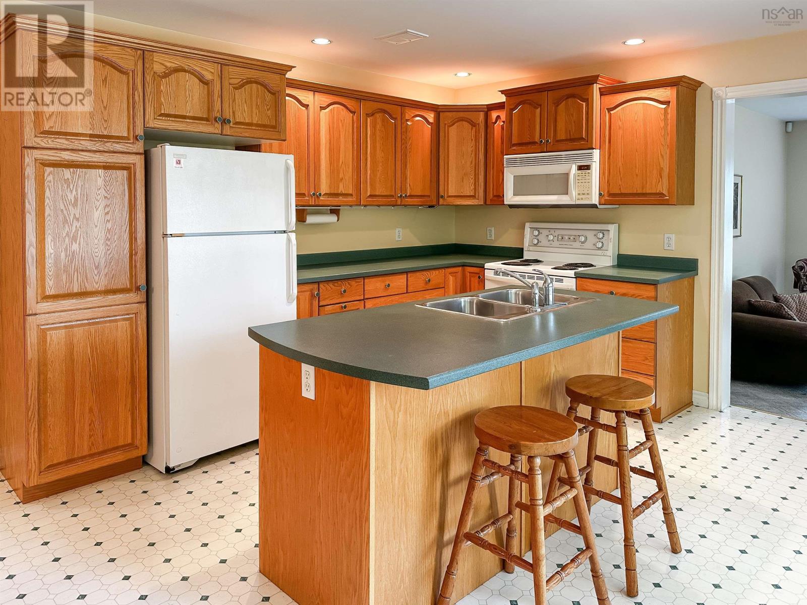 28 Bishop Avenue, New Minas, Nova Scotia  B4N 3N9 - Photo 6 - 202522966