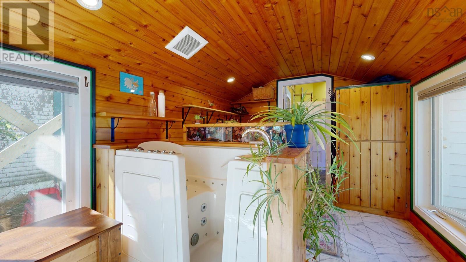 132 Hall Street, Lockeport, Nova Scotia  B0T 1L0 - Photo 15 - 202523052