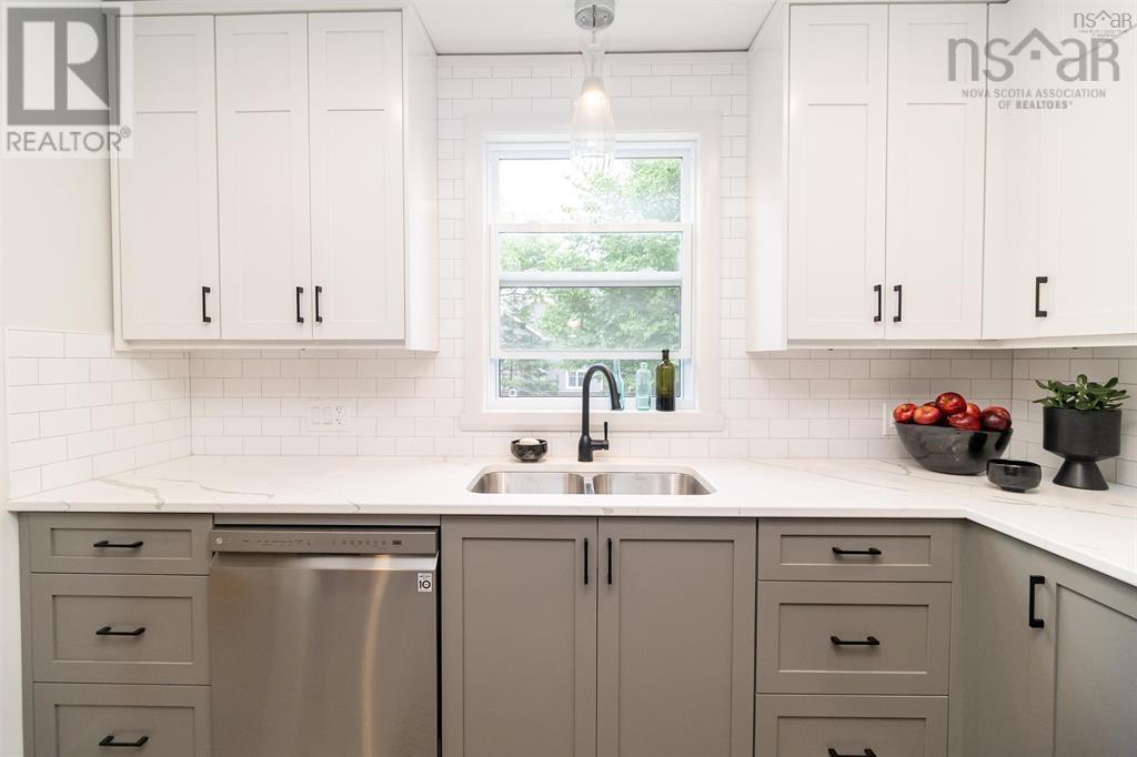 2892 Connaught Avenue, Halifax Peninsula, Nova Scotia  B3L 3A1 - Photo 9 - 202523146