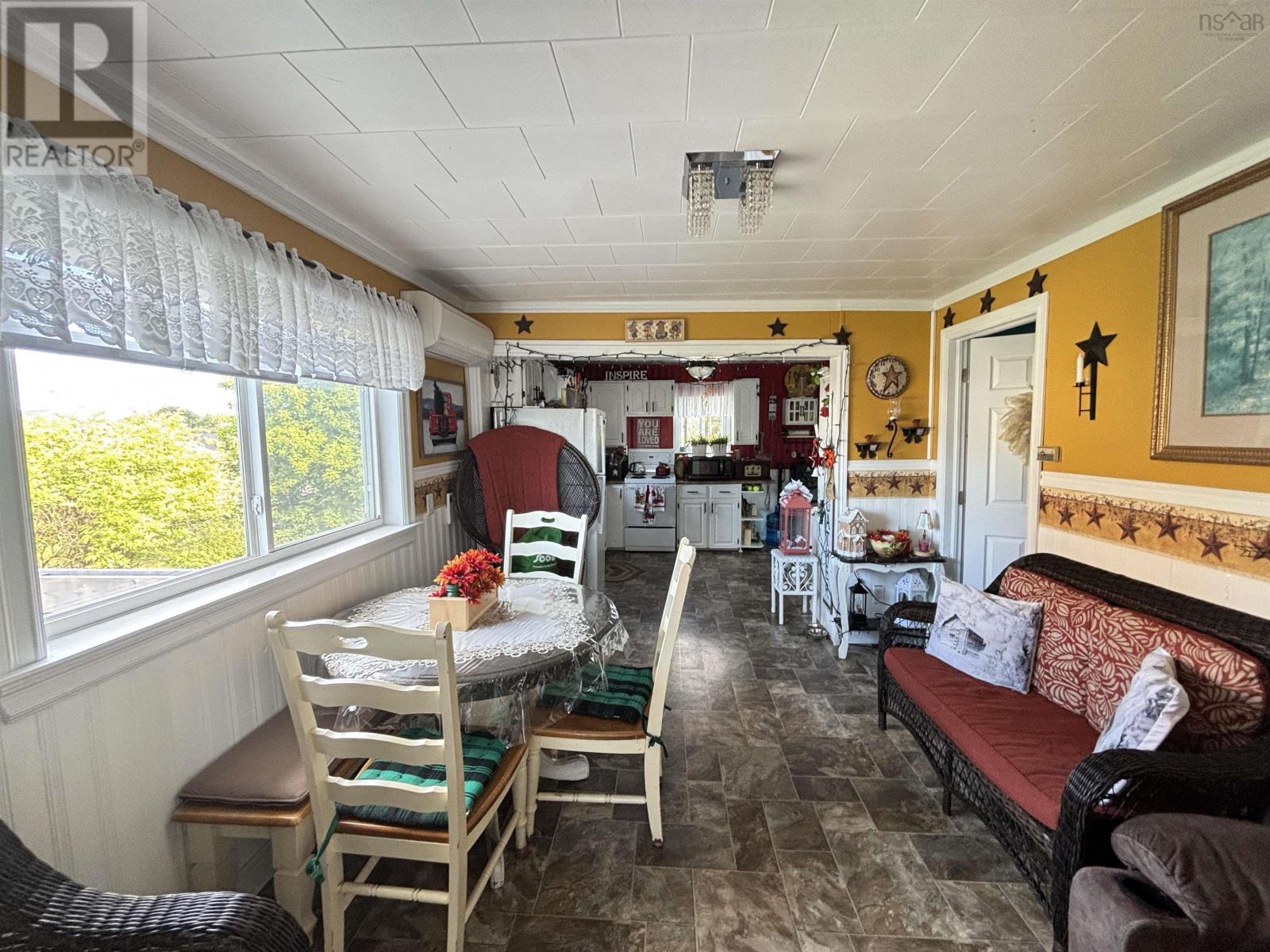 46 Quarry Road, Glace Bay, Nova Scotia  B1A 1G1 - Photo 4 - 202523246