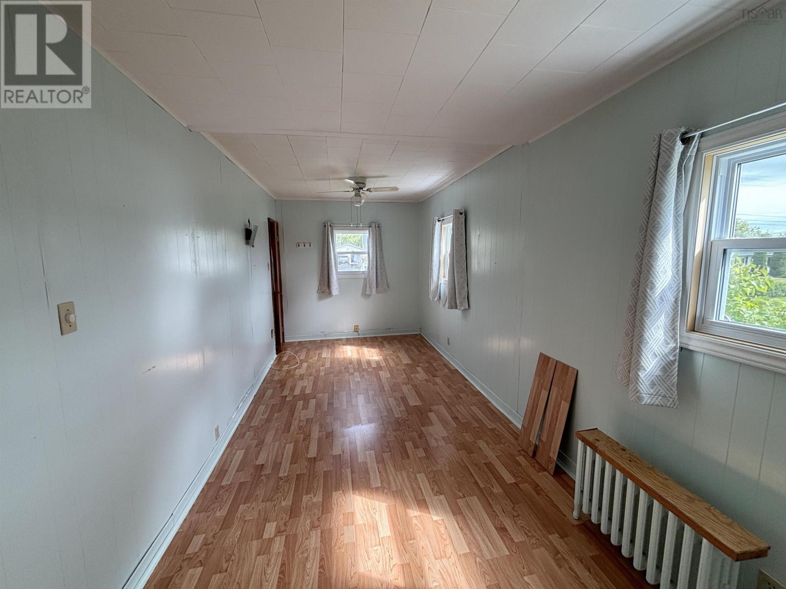 308 Lake Road, Glace Bay, Nova Scotia  B1A 2H1 - Photo 5 - 202523277