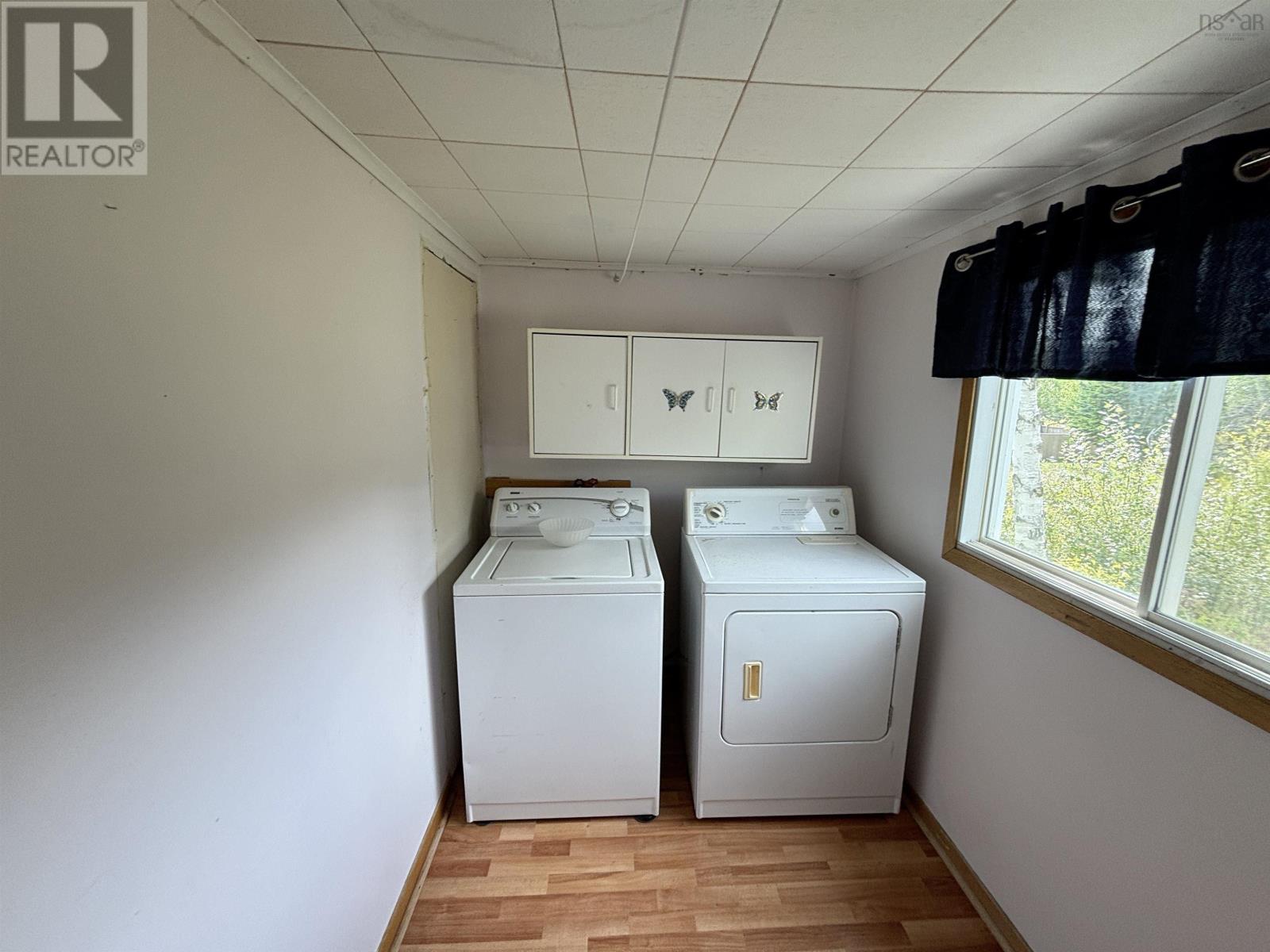 308 Lake Road, Glace Bay, Nova Scotia  B1A 2H1 - Photo 9 - 202523277