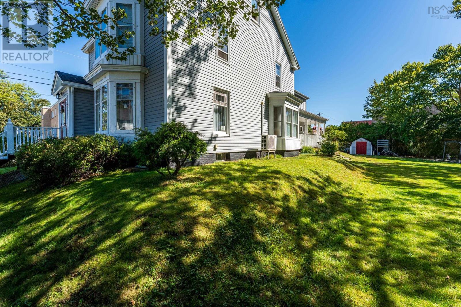 15 Brunswick Street, Yarmouth, Nova Scotia  B5A 2E2 - Photo 7 - 202523340