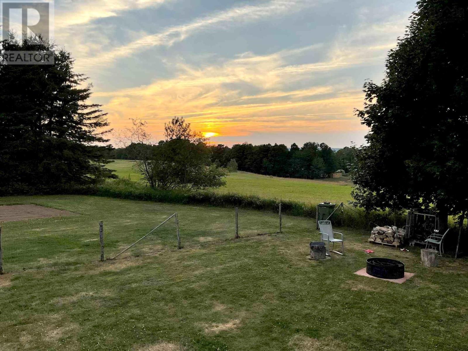 387 Lawrence Road, Rockland, Nova Scotia  B0P 1E0 - Photo 2 - 202523359