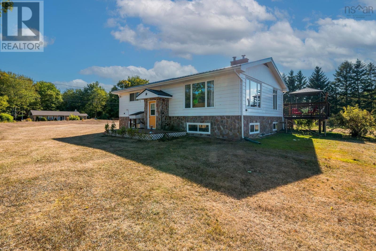 387 Lawrence Road, Rockland, Nova Scotia  B0P 1E0 - Photo 4 - 202523359