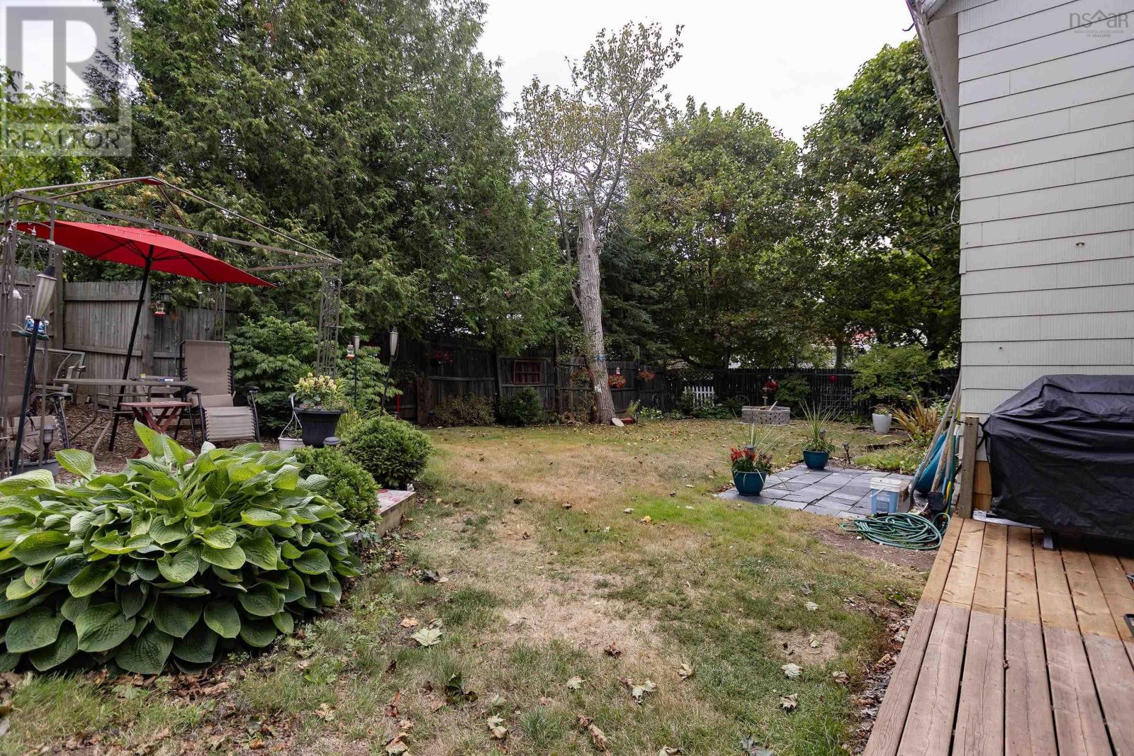 26 Starr Street, Springhill, Nova Scotia  B0M 1X0 - Photo 3 - 202523472