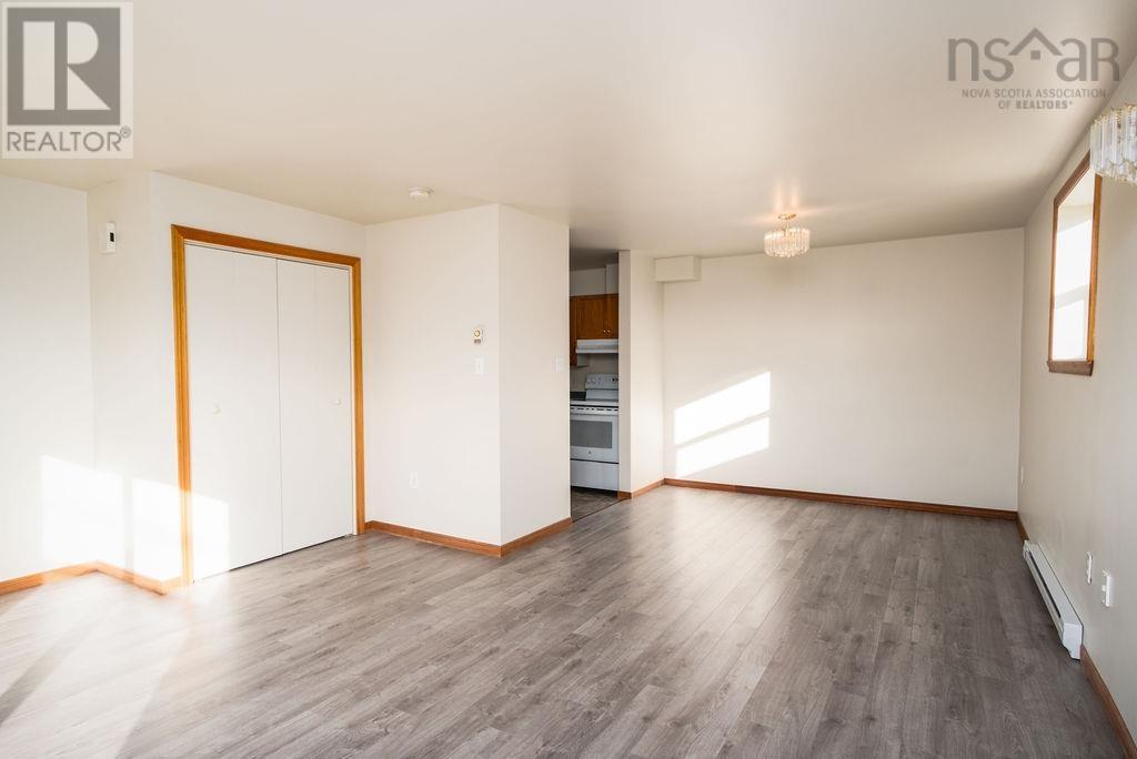 704 Queen Street, Port Hawkesbury, Nova Scotia  B9A 2W8 - Photo 4 - 202523486