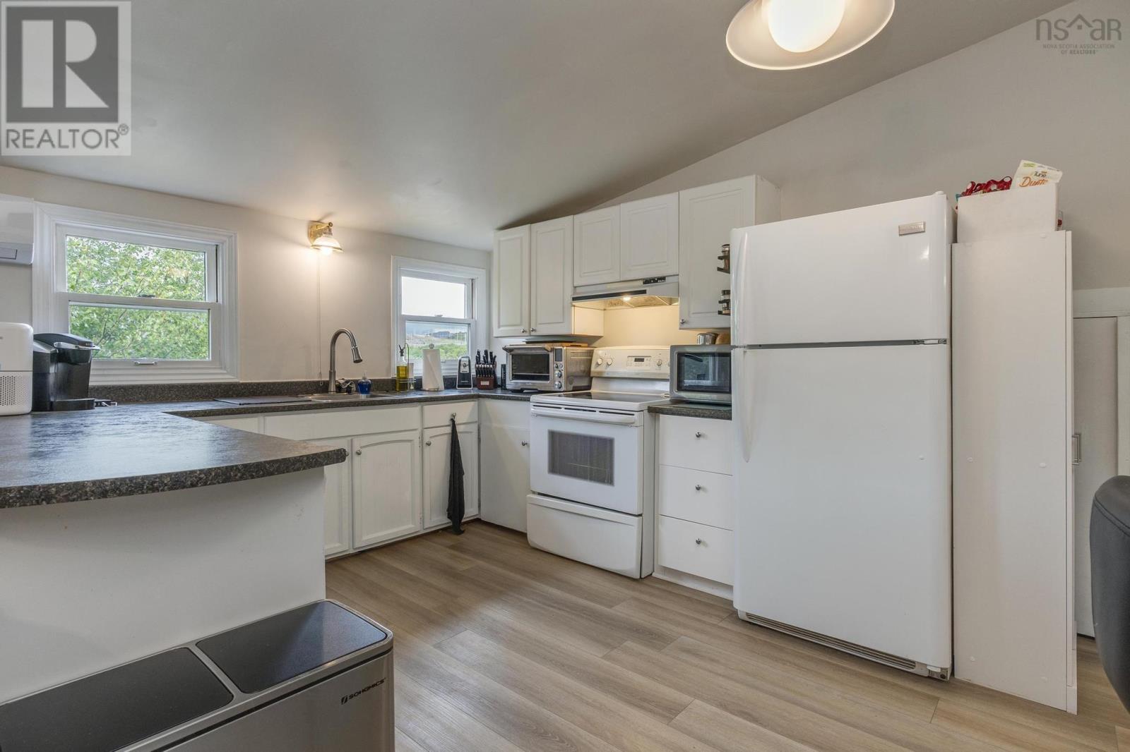 359 Waverley Road, Dartmouth, Nova Scotia  B2X 2E5 - Photo 36 - 202523546