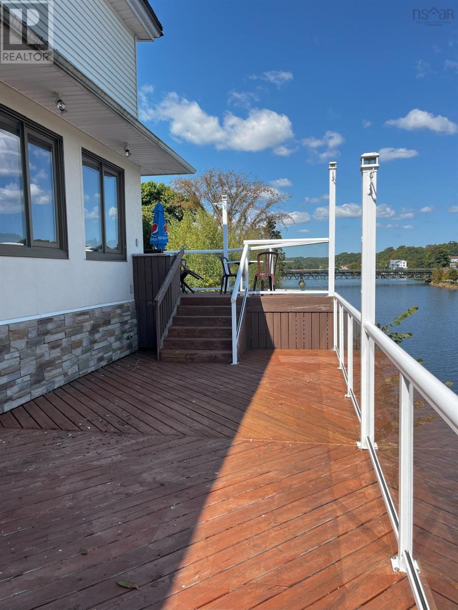 Ko's Restaurant, Bridgewater, Nova Scotia  B4V 1A9 - Photo 13 - 202523713