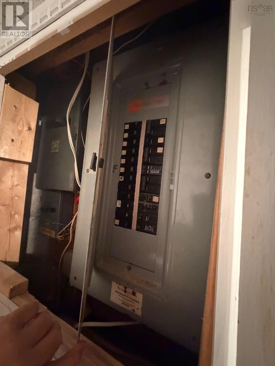 24 Highland Street, Sydney, Nova Scotia  B1P 4H9 - Photo 8 - 202523944