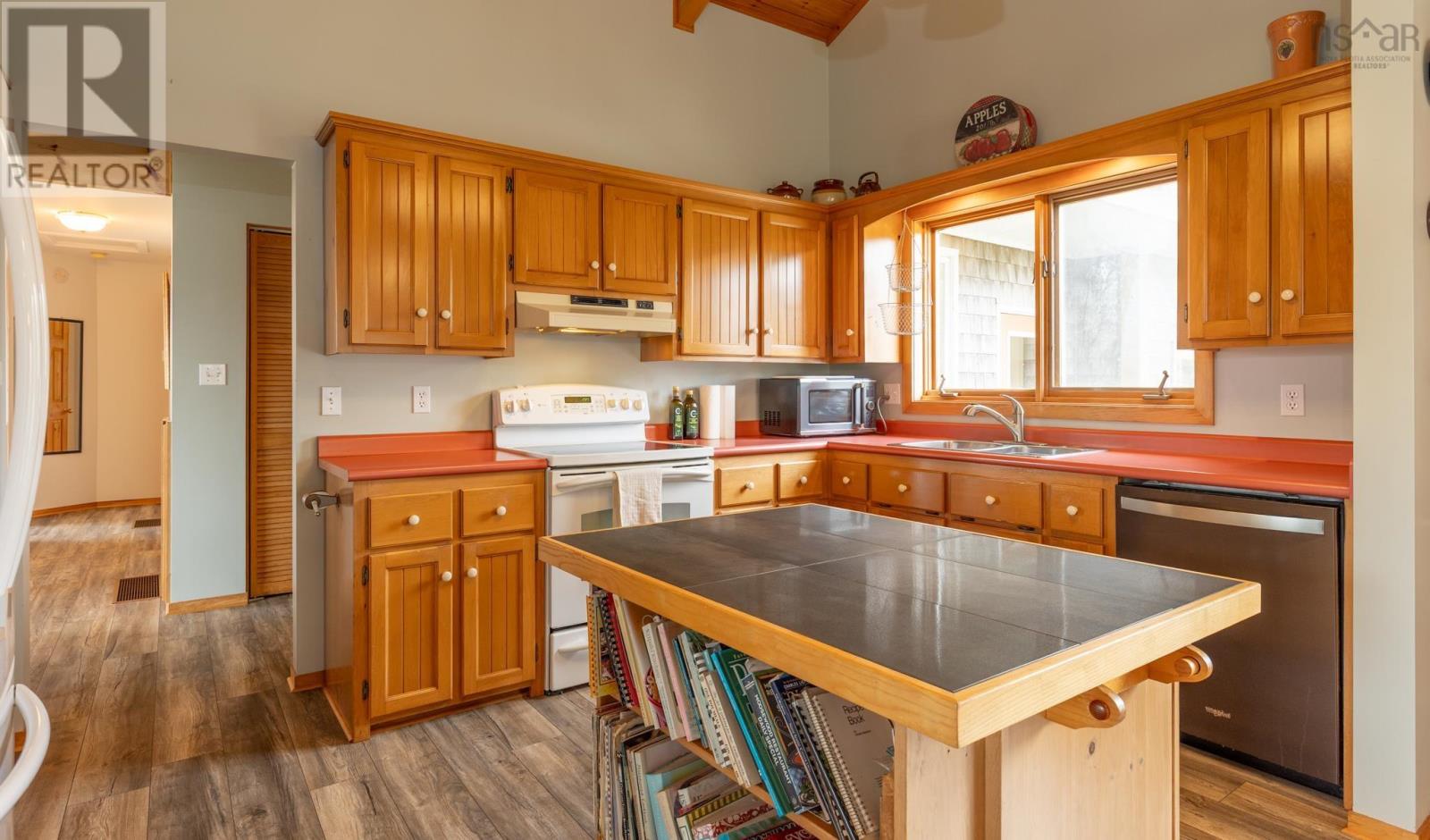 40 Country Lane, Lower West Pubnico, Nova Scotia  B0W 2C0 - Photo 36 - 202523978