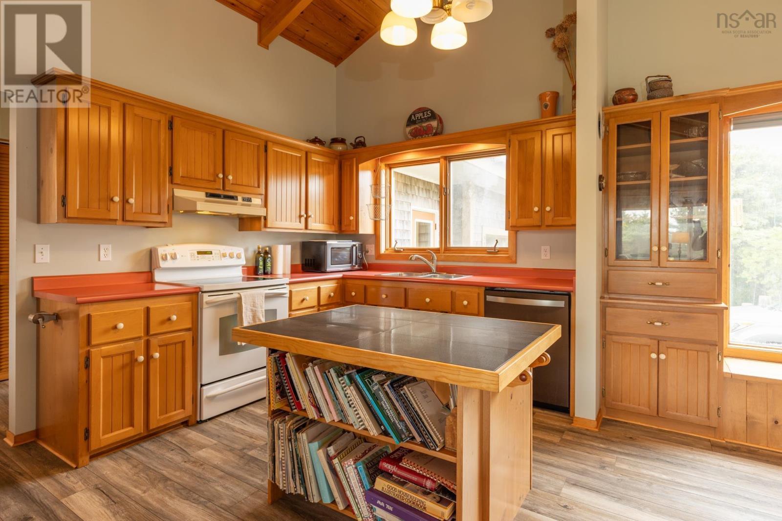 40 Country Lane, Lower West Pubnico, Nova Scotia  B0W 2C0 - Photo 37 - 202523978