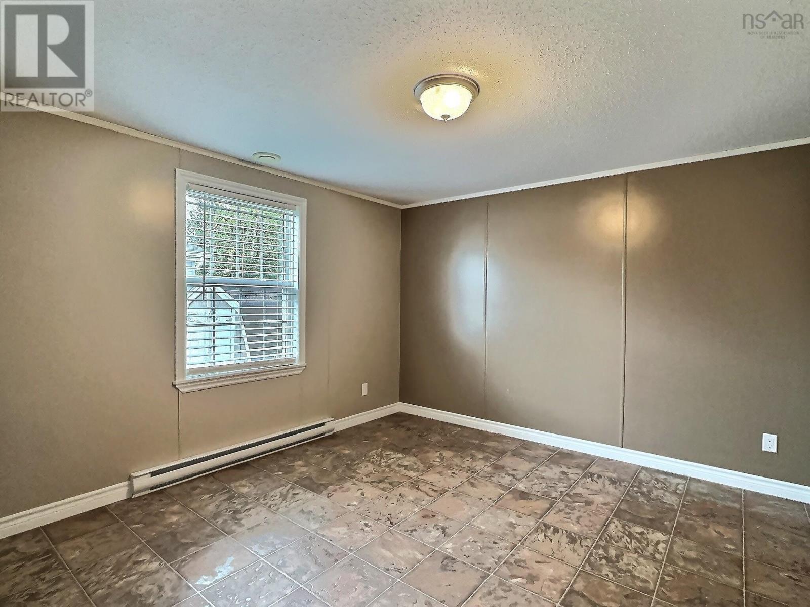 25 Pinehurst Street, Amherst, Nova Scotia  B4H 4X5 - Photo 16 - 202524128