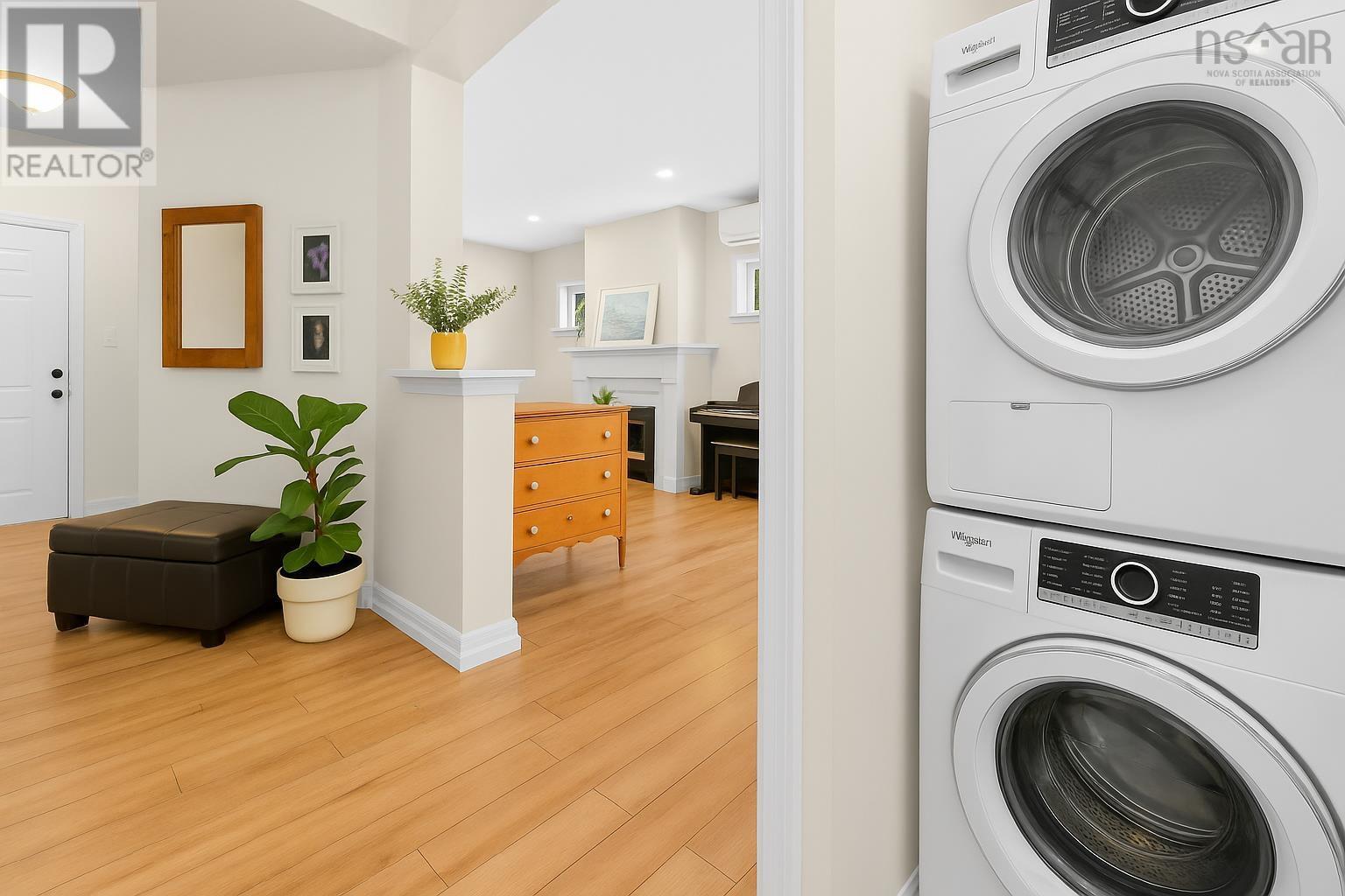 6354 Pepperell Street, Halifax, Nova Scotia  B3H 2P4 - Photo 11 - 202524212