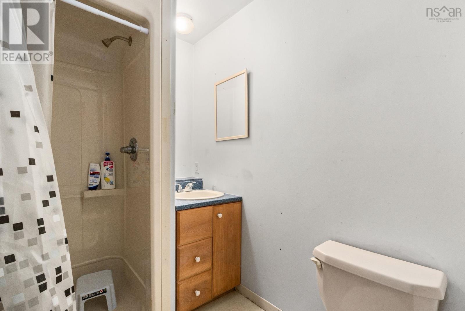 70 Hurricane Lane, Eastern Passage, Nova Scotia  B3G 1S3 - Photo 36 - 202524353