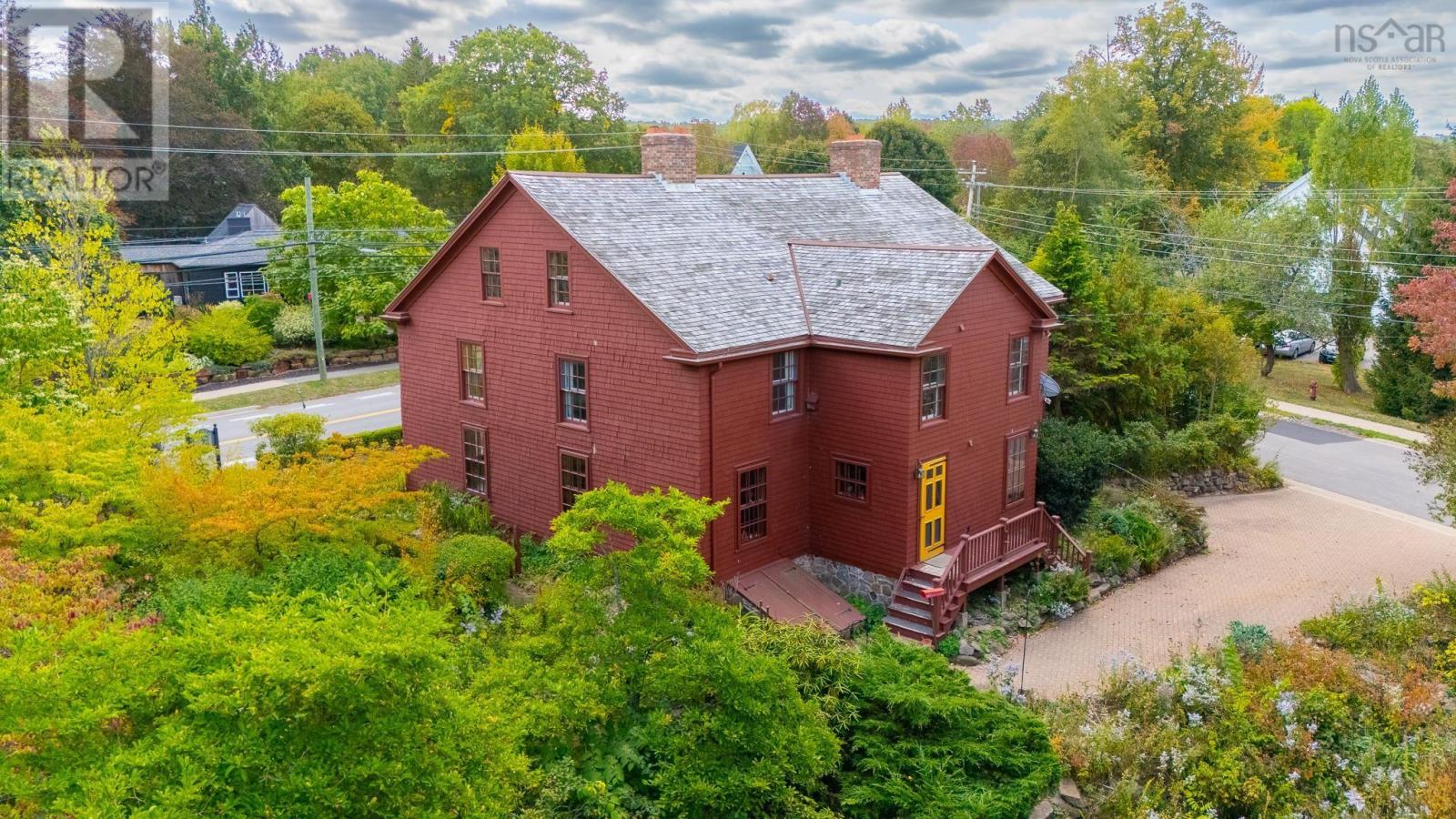 654 Main Street, Wolfville, Nova Scotia  B4P 1E8 - Photo 35 - 202524408