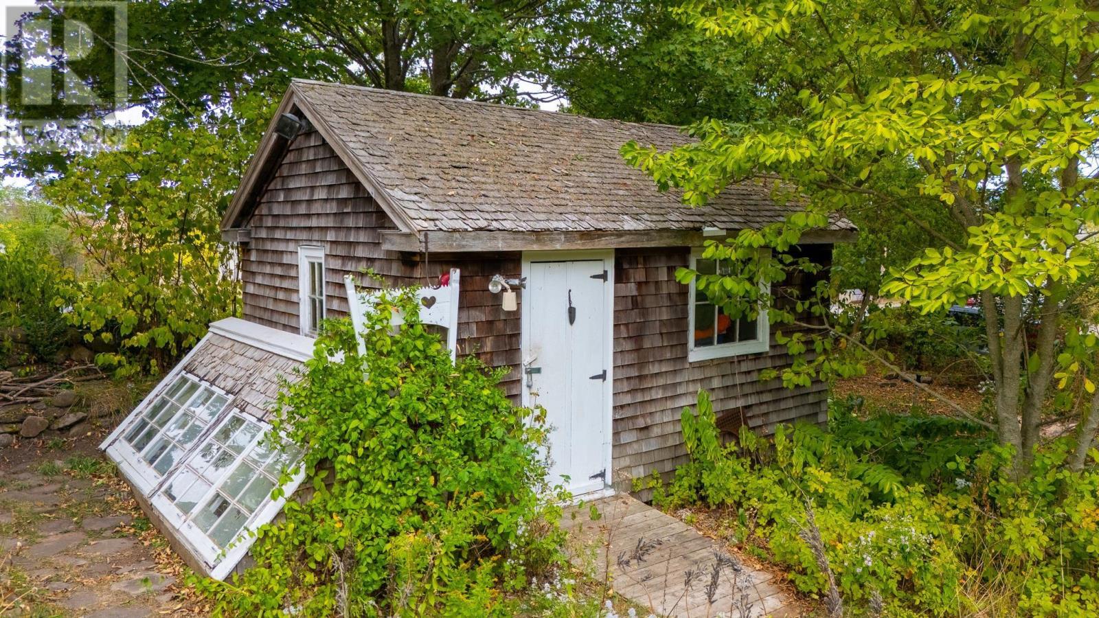 654 Main Street, Wolfville, Nova Scotia  B4P 1E8 - Photo 42 - 202524408