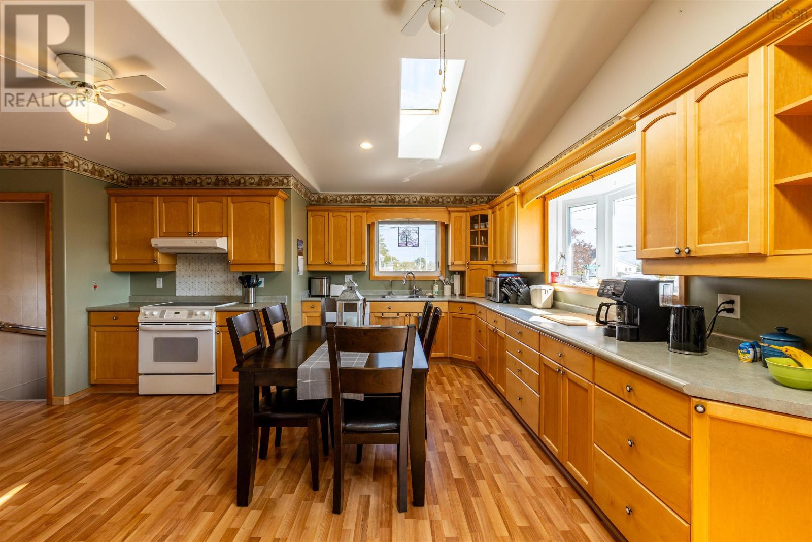 1192 Highway 335 Highway, Middle West Pubnico, Nova Scotia  B0W 2M0 - Photo 4 - 202524663