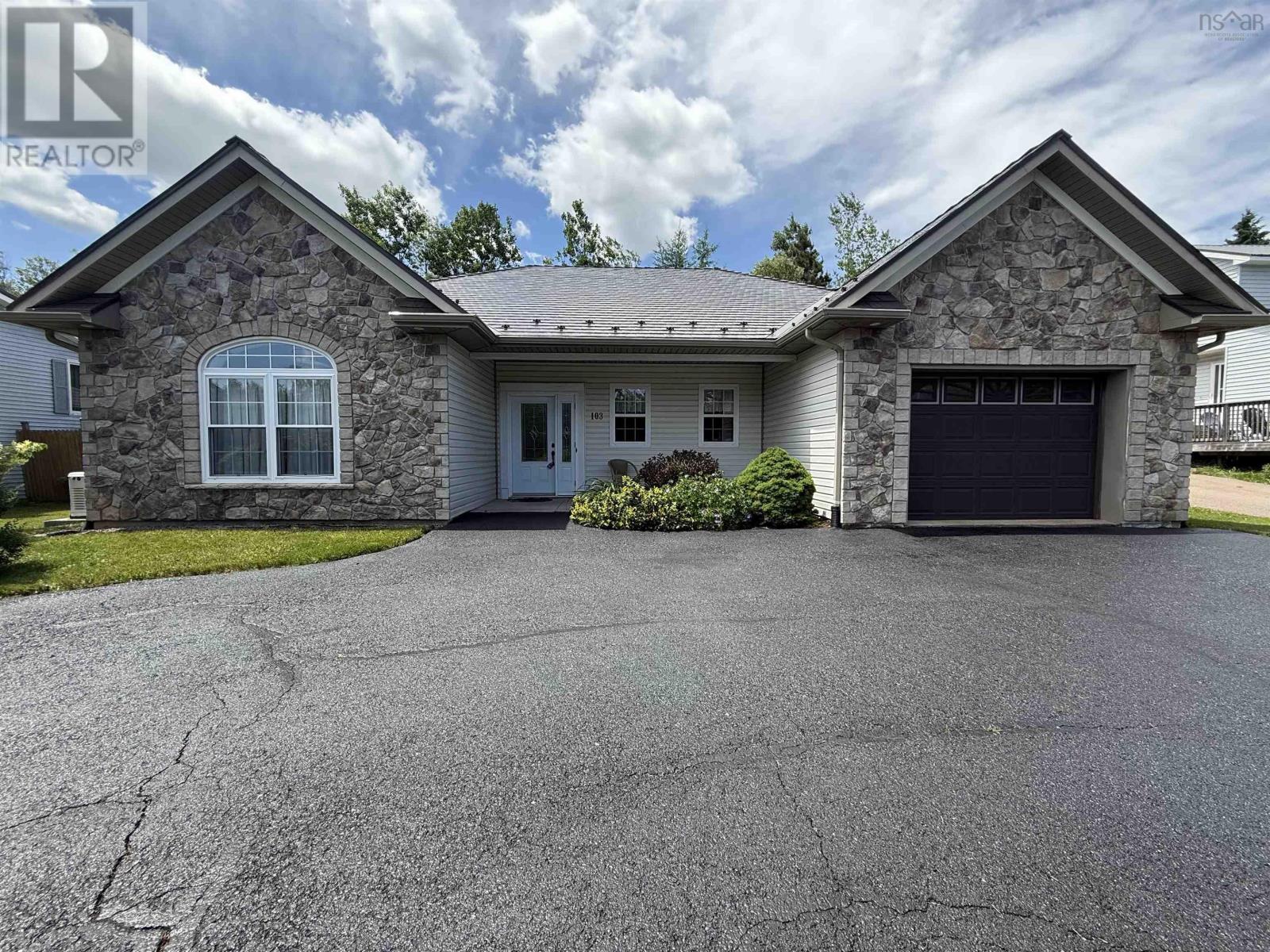 103 Oakwood Drive, truro heights, Nova Scotia