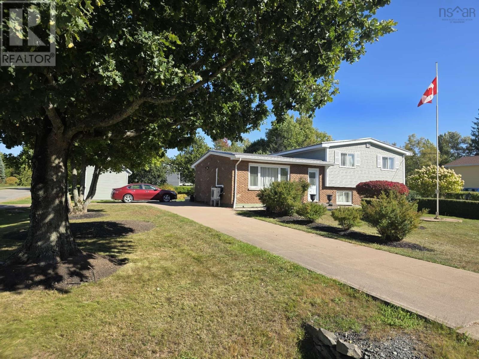 212 Patterson Street, Pictou, Nova Scotia  B0K 1H0 - Photo 2 - 202524749