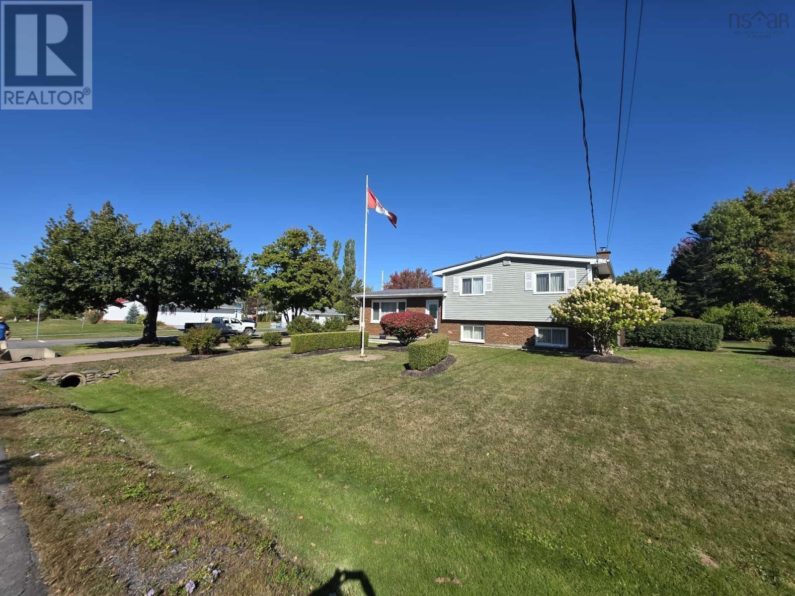 212 Patterson Street, Pictou, Nova Scotia  B0K 1H0 - Photo 3 - 202524749
