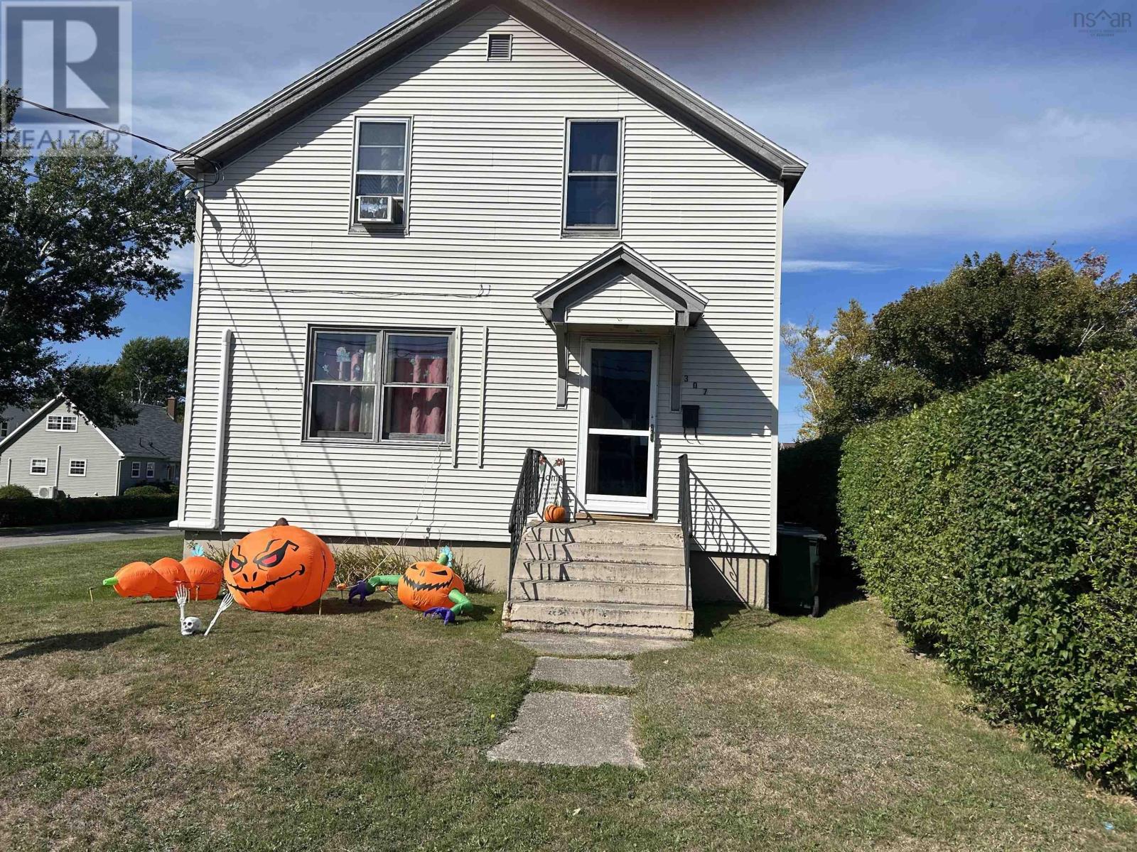 307 Cabot Street, Sydney, Nova Scotia  B1P 4E9 - Photo 3 - 202525043