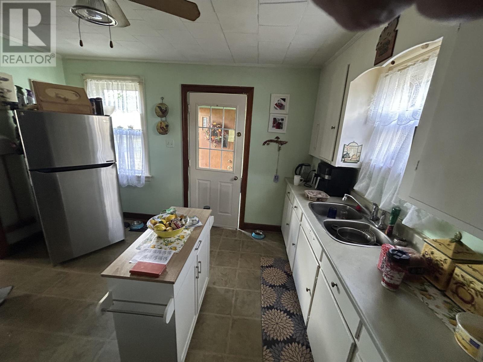 307 Cabot Street, Sydney, Nova Scotia  B1P 4E9 - Photo 6 - 202525043