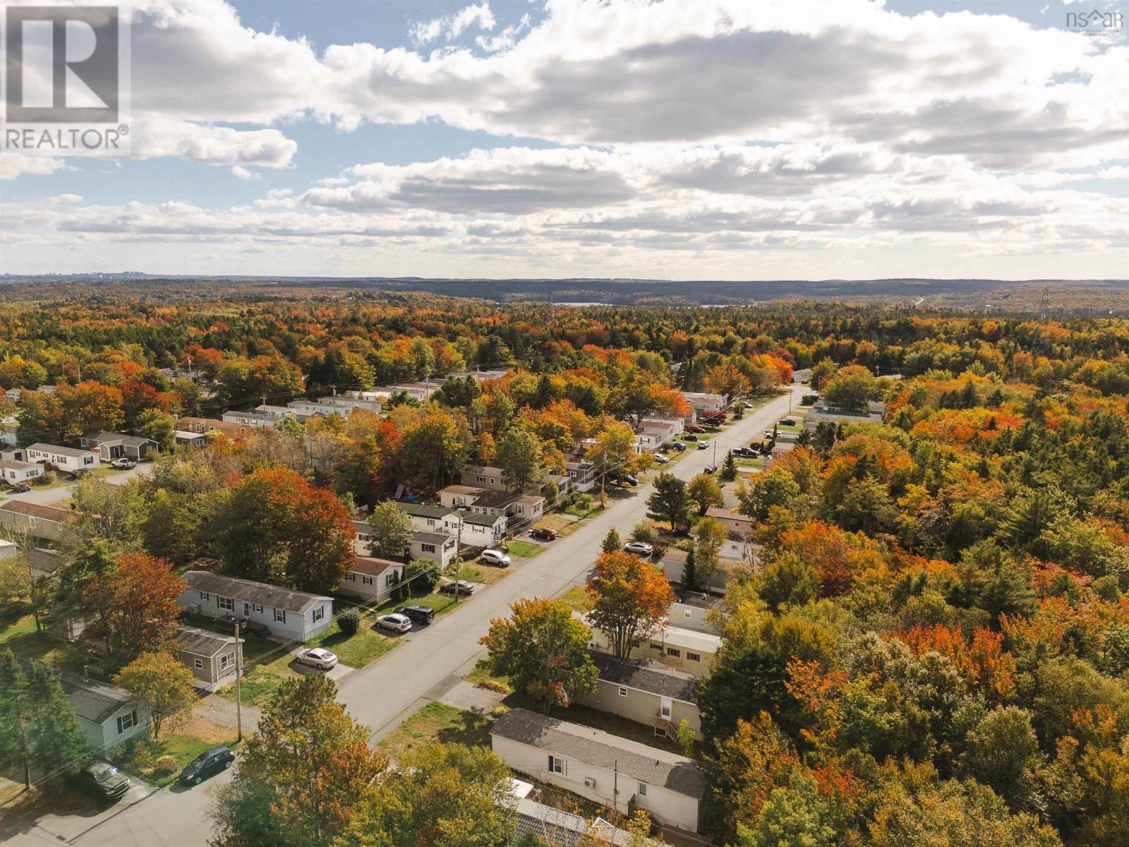 18 Commodore Avenue, Middle Sackville, Nova Scotia  B4E 3B2 - Photo 2 - 202525199