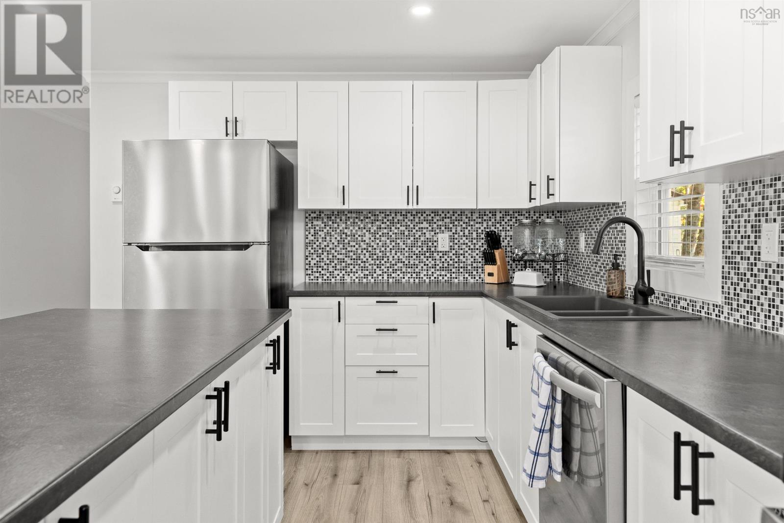 18 Commodore Avenue, Middle Sackville, Nova Scotia  B4E 3B2 - Photo 28 - 202525199