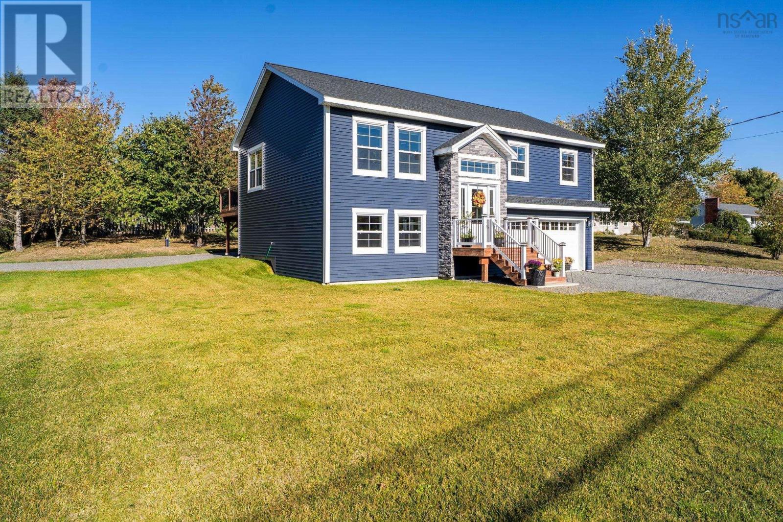 13691 Highway 1, Hants Border, Nova Scotia  B0P 1P0 - Photo 2 - 202525273