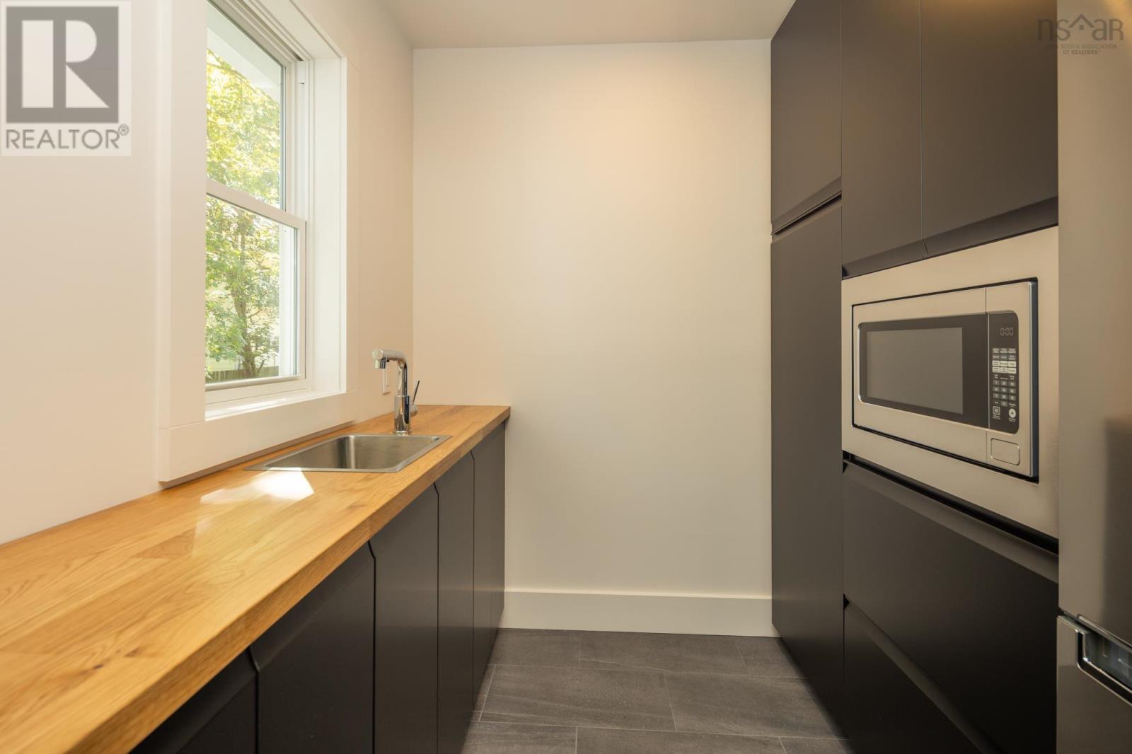 19 Cumberland Street, Yarmouth, Nova Scotia  B5A 5K4 - Photo 10 - 202525355