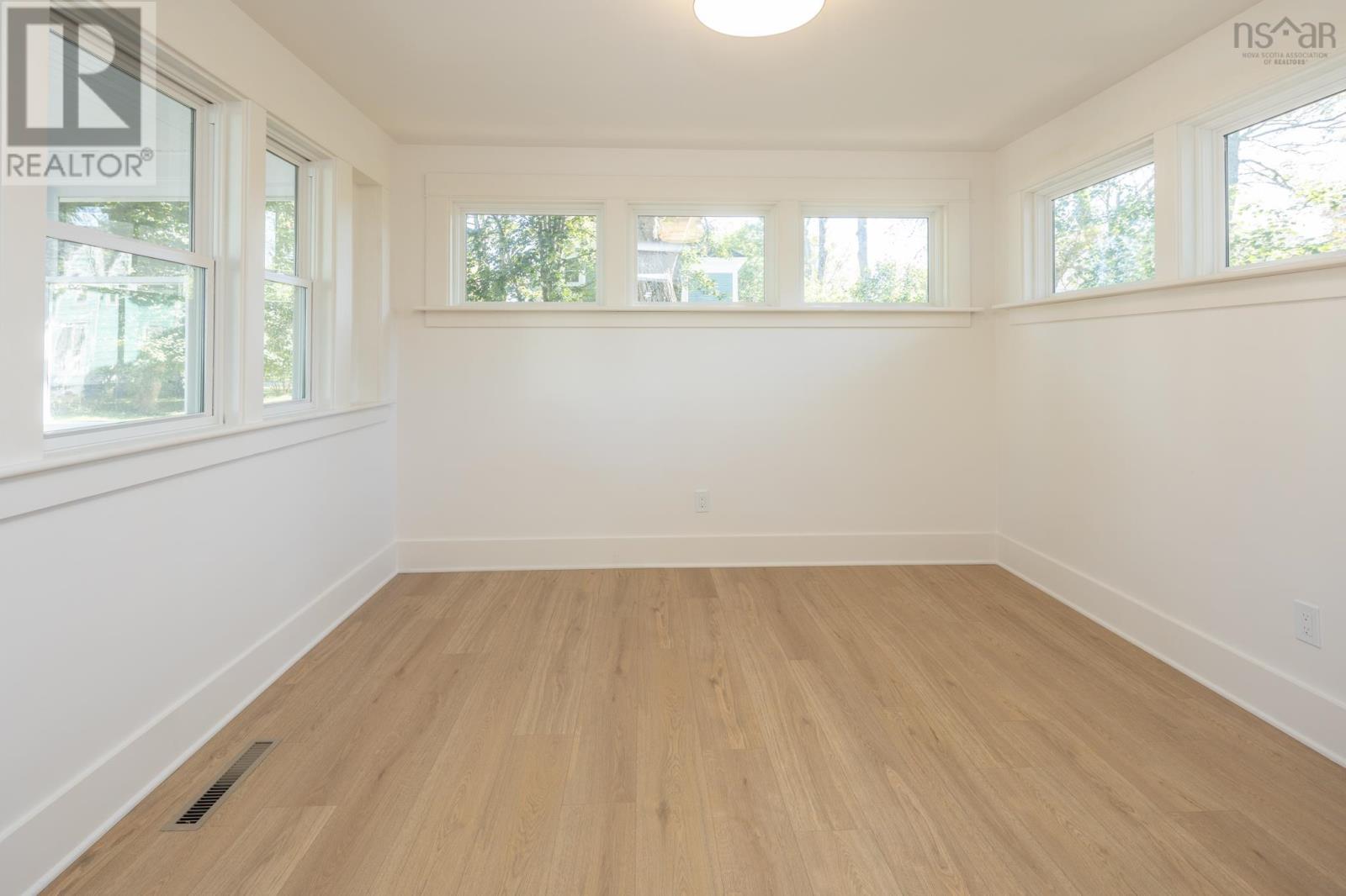 19 Cumberland Street, Yarmouth, Nova Scotia  B5A 5K4 - Photo 23 - 202525355