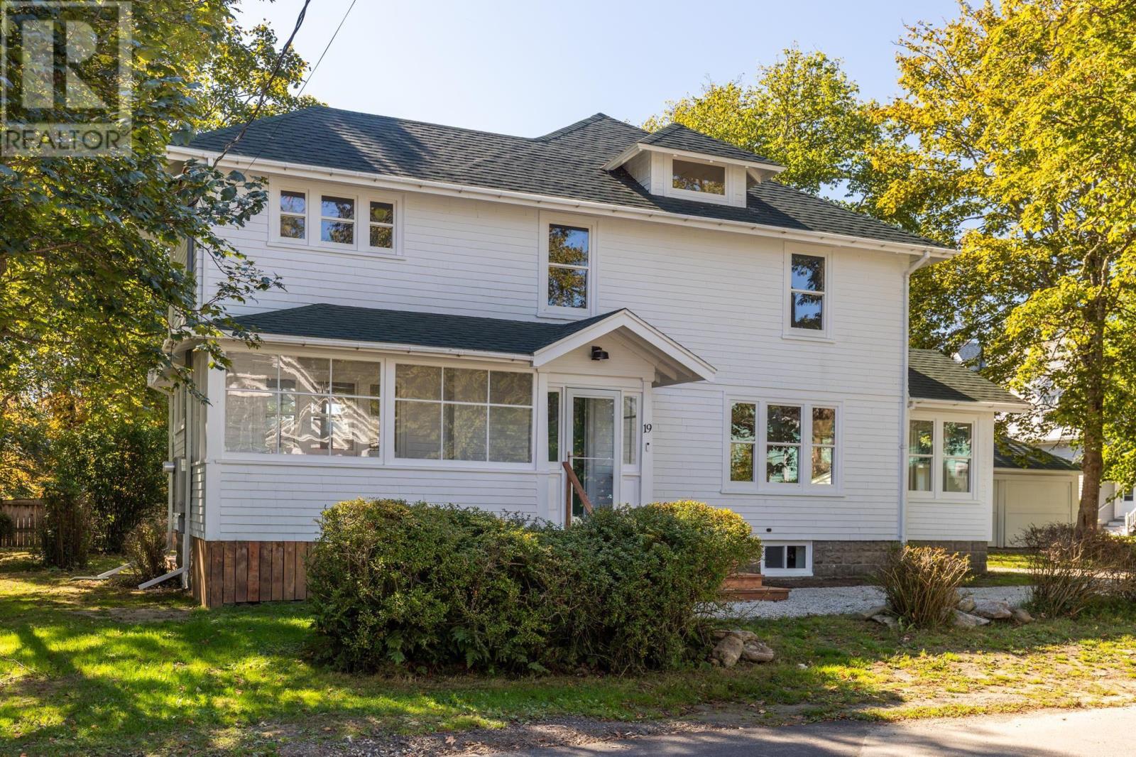 19 Cumberland Street, Yarmouth, Nova Scotia  B5A 5K4 - Photo 49 - 202525355