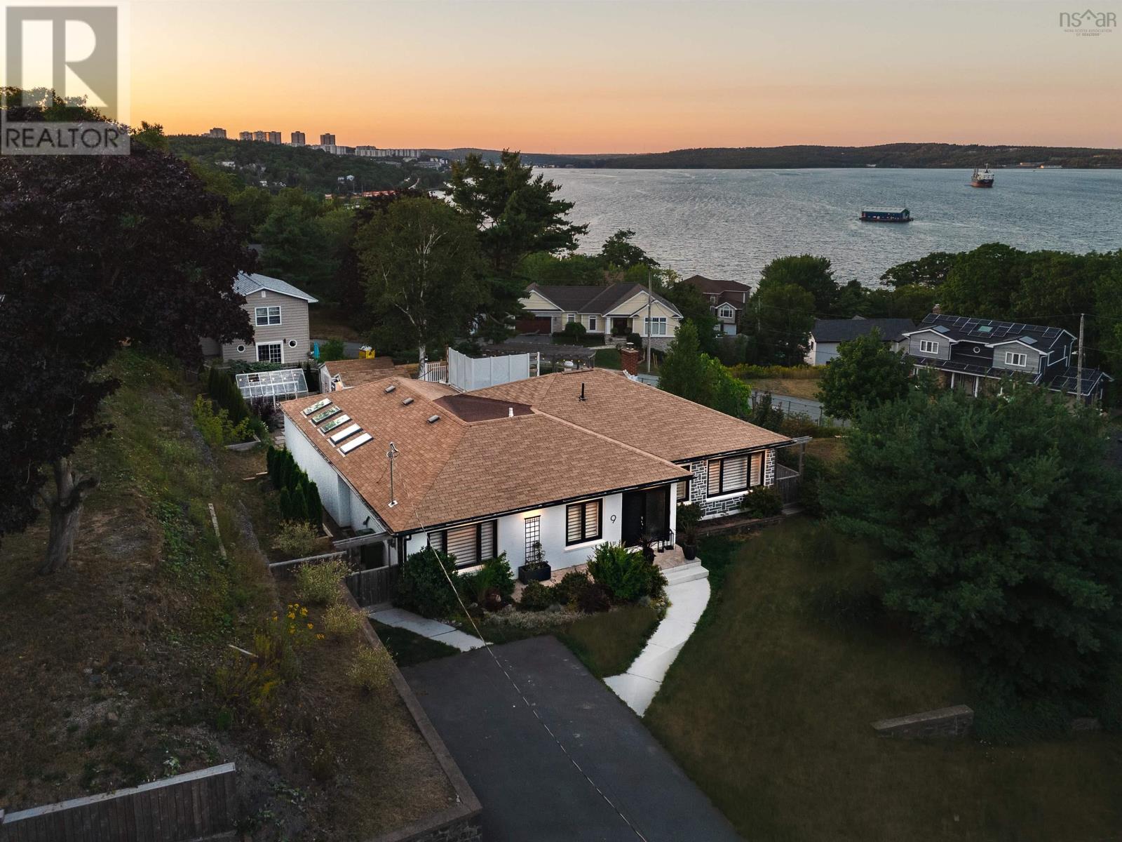 9 Lynwood Drive, Halifax, Nova Scotia  B3M 1Y8 - Photo 2 - 202525363