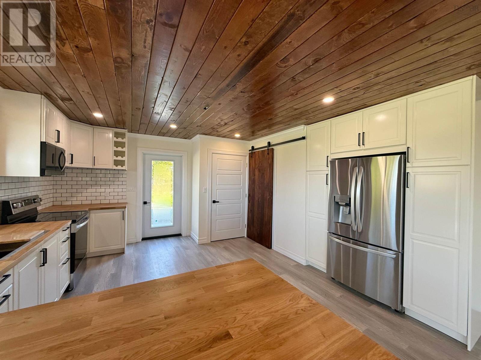 1280 1 Highway, Wellington, Nova Scotia  B5A 5A5 - Photo 2 - 202525404