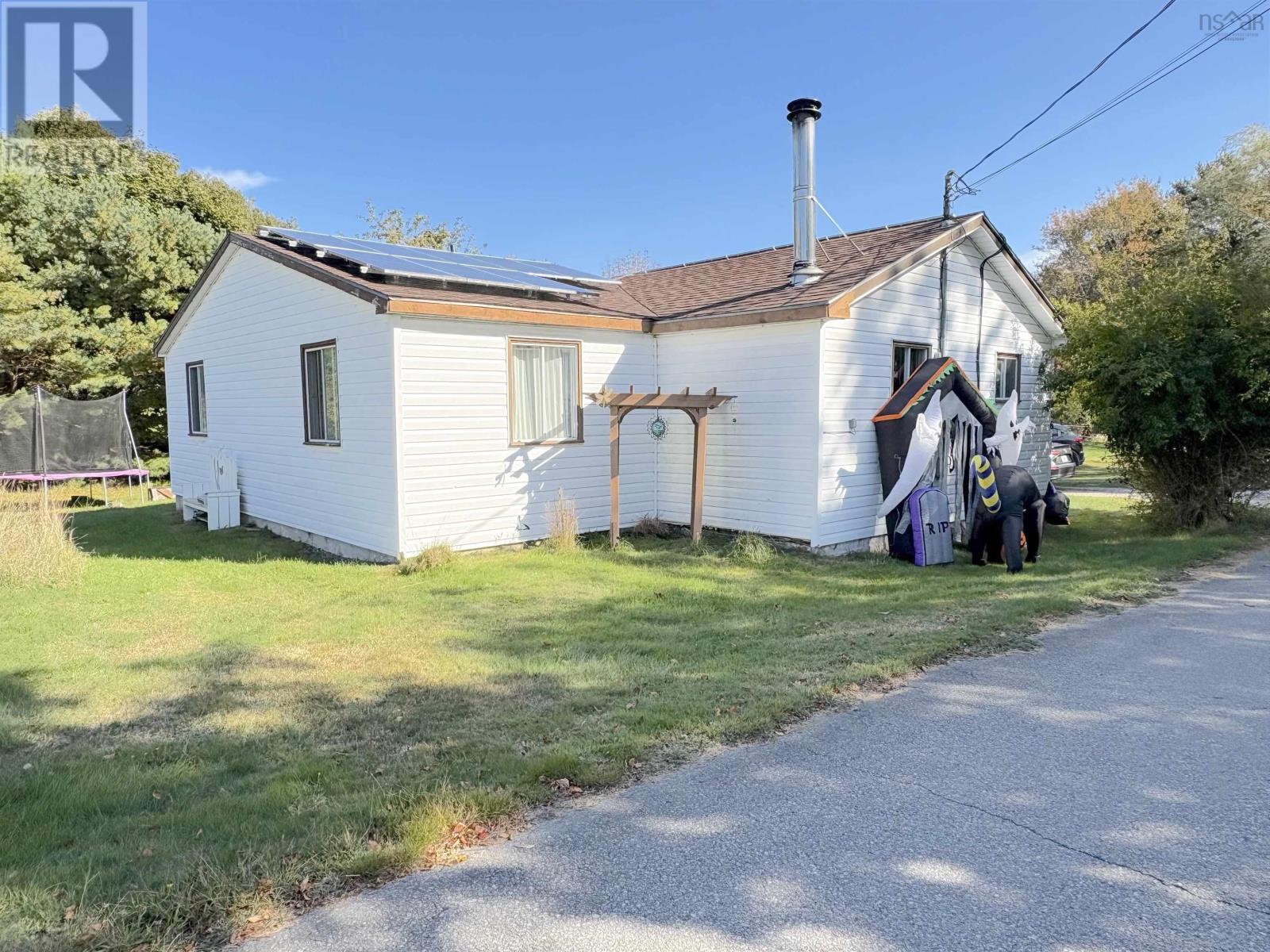 186 Parr Street, Shelburne, Nova Scotia  B0T 1W0 - Photo 2 - 202525481