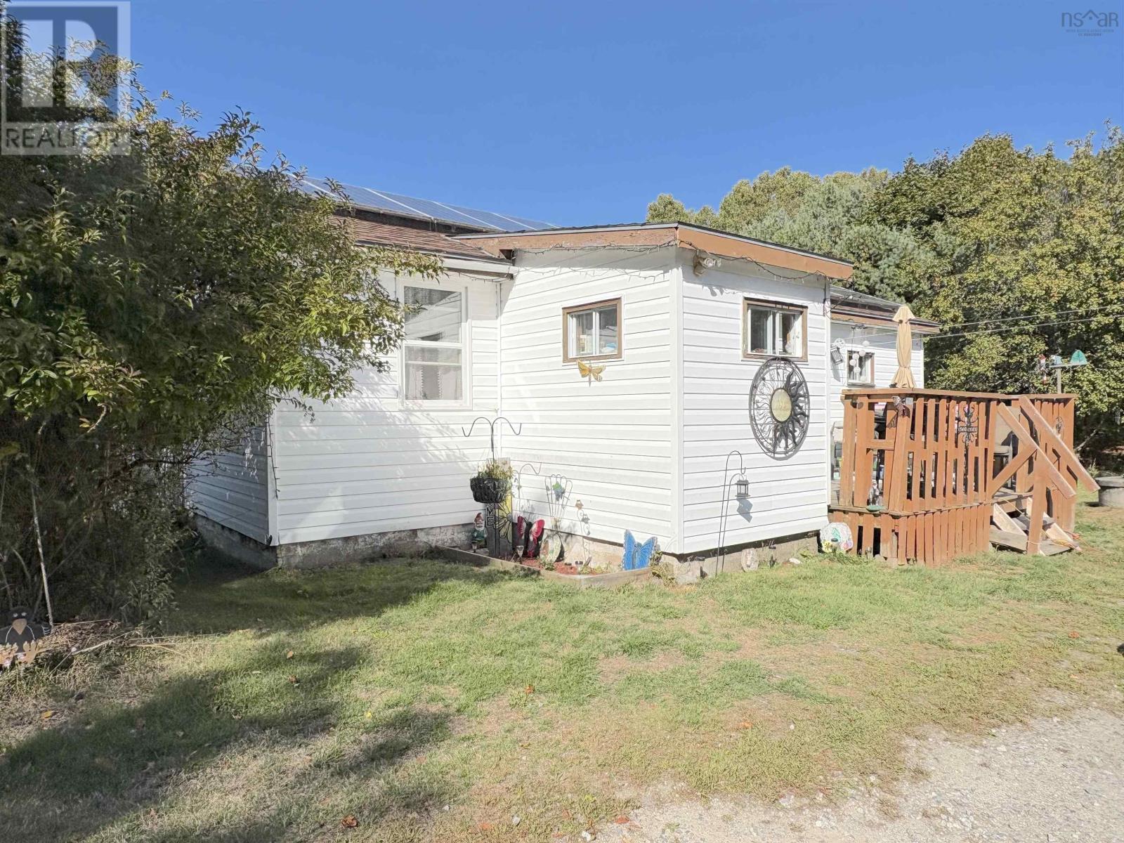 186 Parr Street, Shelburne, Nova Scotia  B0T 1W0 - Photo 3 - 202525481