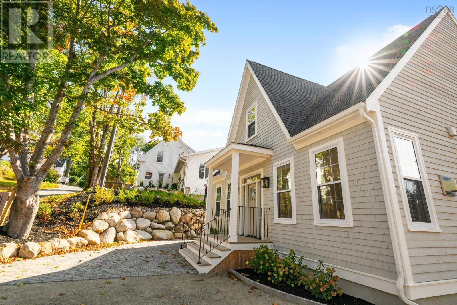 59 Union Street, Chester, Nova Scotia  B0J 1J0 - Photo 4 - 202525517