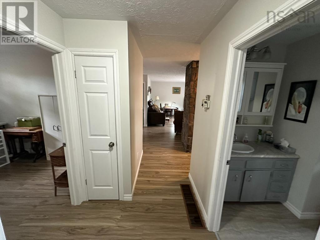 2807 Pinecrest Drive, Hayes Subdivision, Coldbrook, Nova Scotia  B4R 1B3 - Photo 17 - 202525560