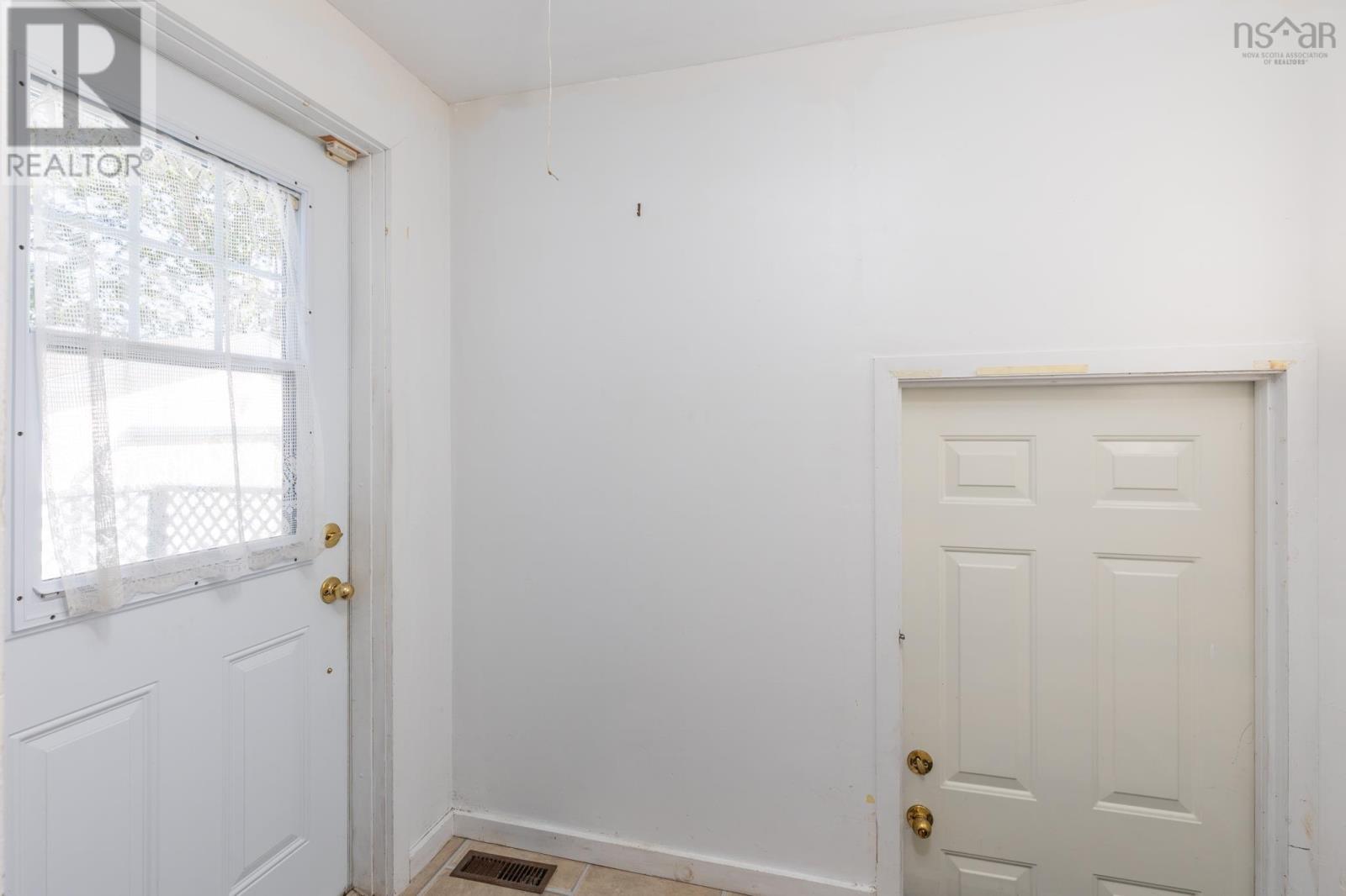 120 Parade Street, Yarmouth, Nova Scotia  B5A 3B7 - Photo 10 - 202525564