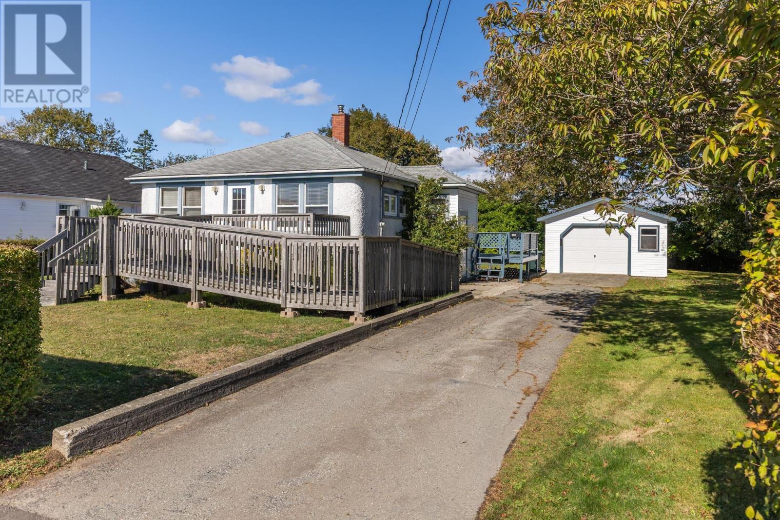 120 Parade Street, Yarmouth, Nova Scotia  B5A 3B7 - Photo 3 - 202525564