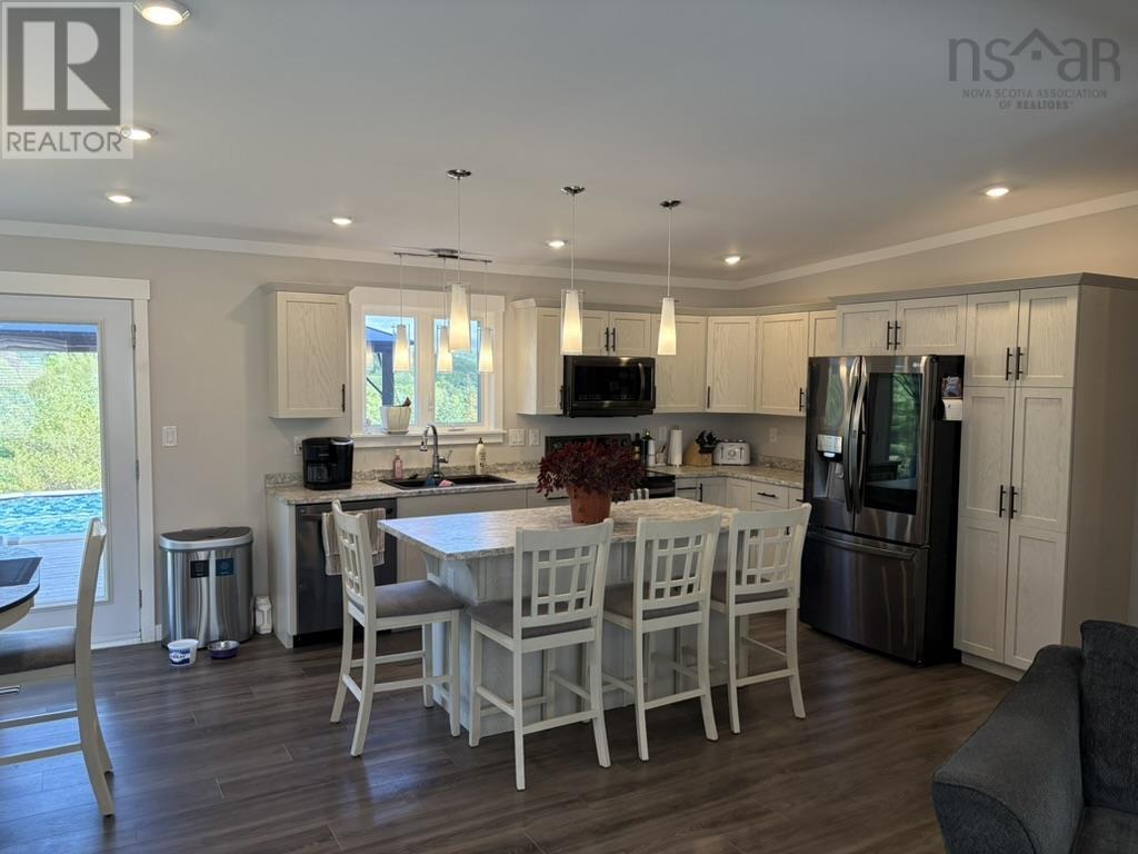 25 Lakewood Drive, Brooklyn, Nova Scotia  B0N 2A0 - Photo 4 - 202525613