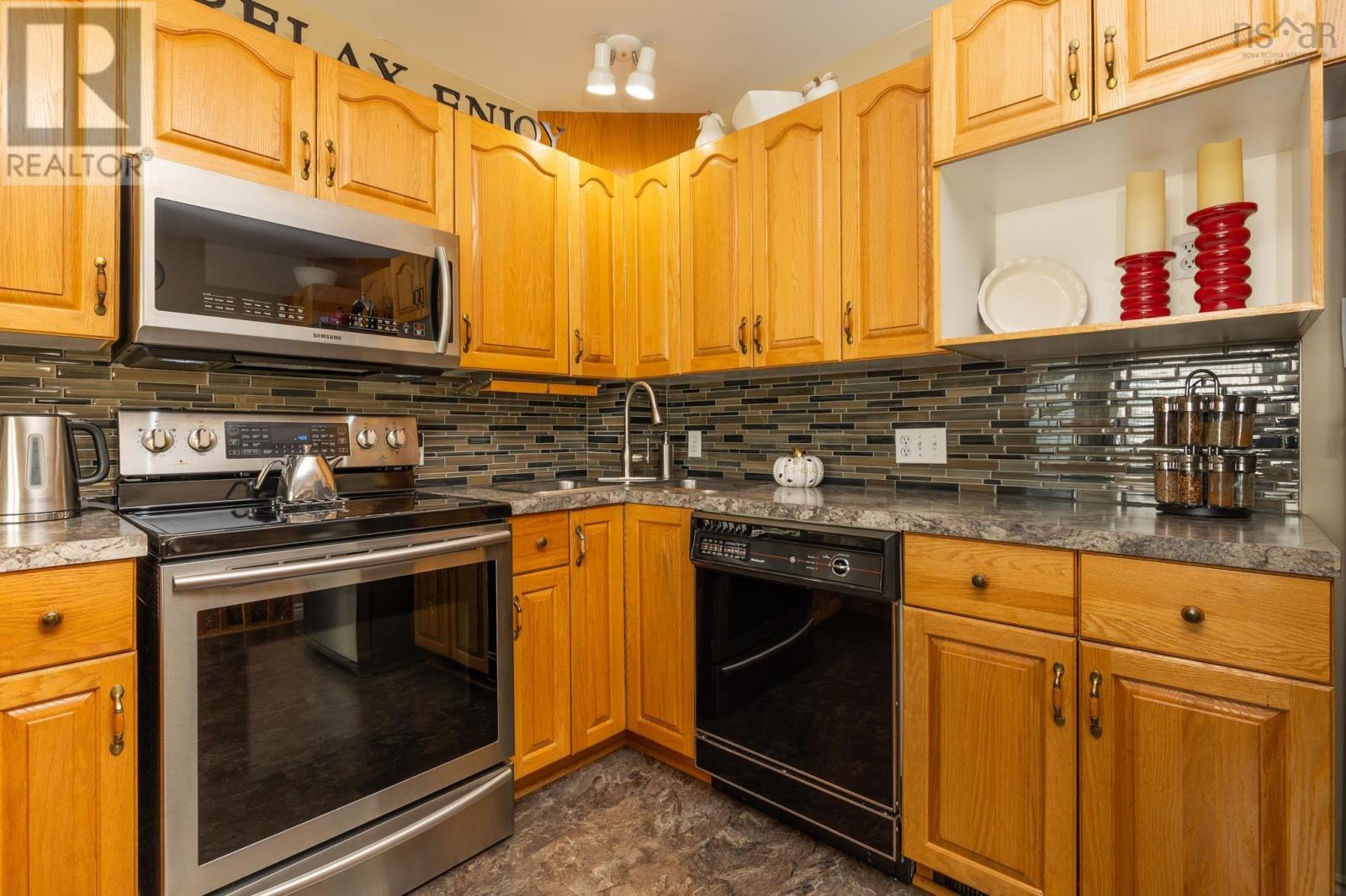 5 Placid Court, Yarmouth, Nova Scotia  B5A 4N5 - Photo 10 - 202525800