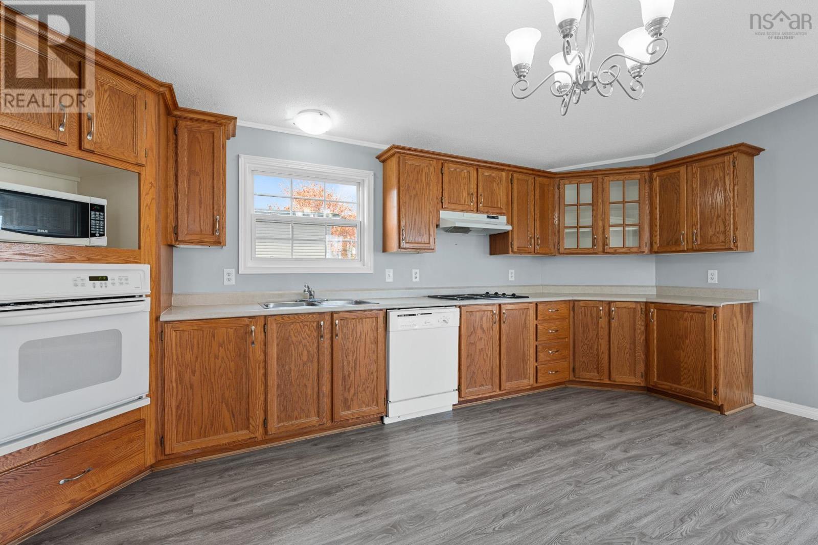 13 Eighth Street, Lucasville, Nova Scotia  B4B 0C9 - Photo 10 - 202525921