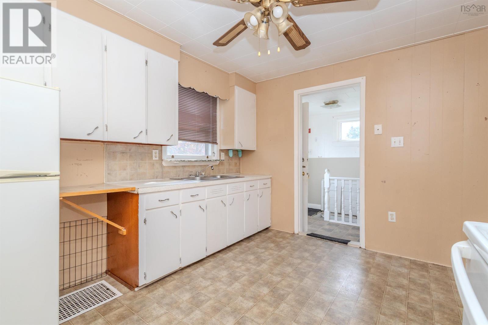 1284 George Street, Mira Road, Nova Scotia  B1P 1N2 - Photo 11 - 202525965