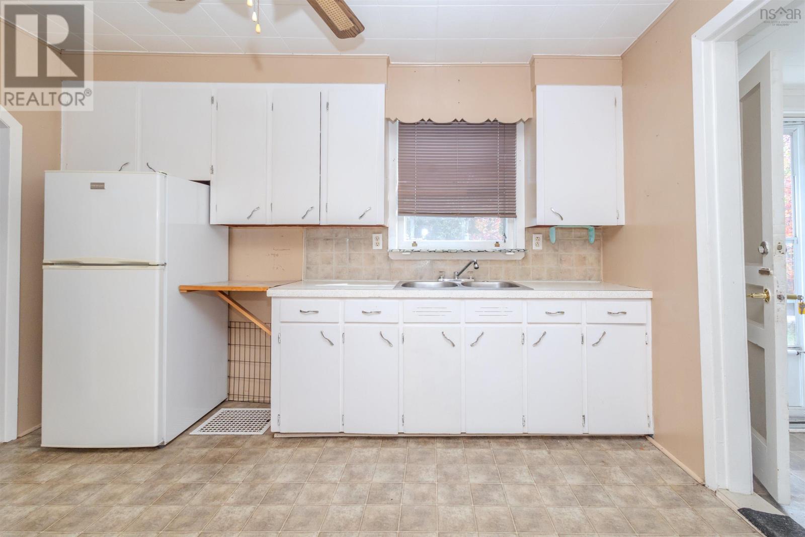 1284 George Street, Mira Road, Nova Scotia  B1P 1N2 - Photo 12 - 202525965