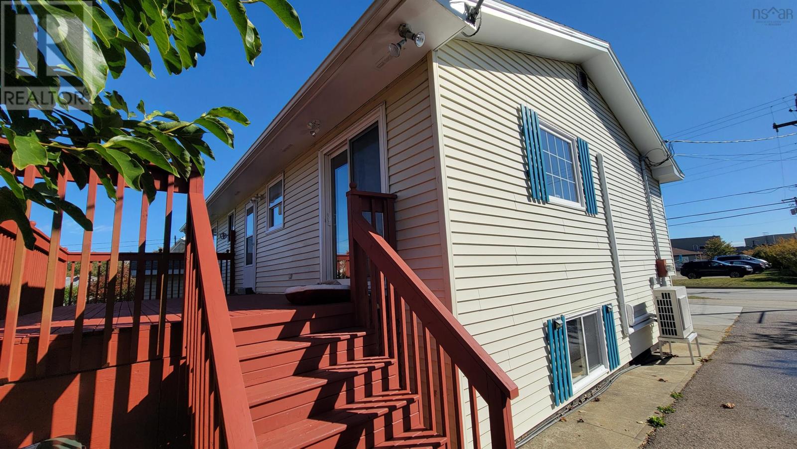 352 Pleasant Street, Yarmouth, Nova Scotia  B5A 2L2 - Photo 4 - 202526024