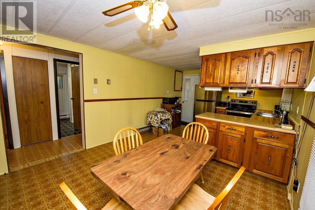 386 Rocky Lake Drive, Bedford, Nova Scotia  B4A 2T5 - Photo 11 - 202526110